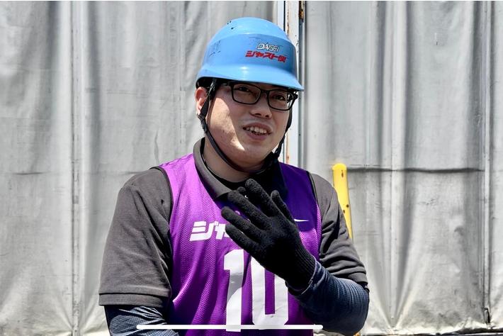 フォークリフト大会、優勝選手は初出場入社3年目の伏見さん