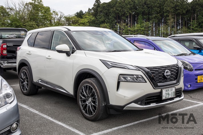 エクストレイルGに「ホムラ2×9（20×8.5 +38）」を装着