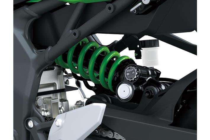 専用4 400ccの頂点！ カワサキ「Ninja ZX-4R SE」「Ninja ZX-4RR KRT EDITION