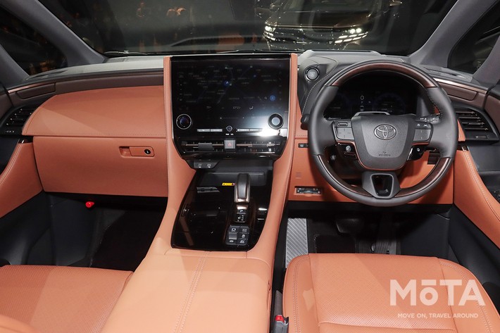 トヨタ ヴェルファイア Z Premier ／ボディカラー：ブラック