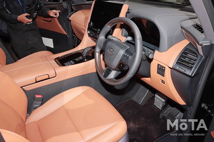 トヨタ ヴェルファイア Z Premier ／ボディカラー：ブラック