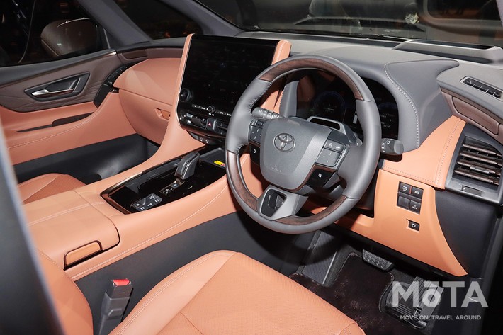 トヨタ ヴェルファイア Z Premier ／ボディカラー：ブラック