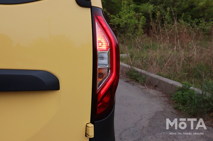 ルノー カングー クレアティフ（ガソリン）