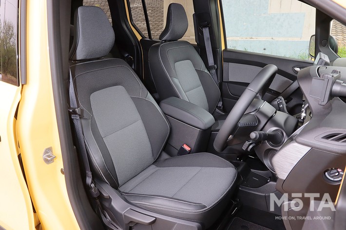 ルノー カングー クレアティフ（ガソリン）