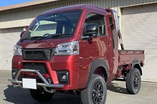 軽トラの使い勝手を高めるアイテムを豊富に揃える但東自動車!　アップ量で選べるリフトアップキットや緊急パーツ「フロントストラット・サポートアーム」に注目！／但東自動車 J-tanto【Vol.8】