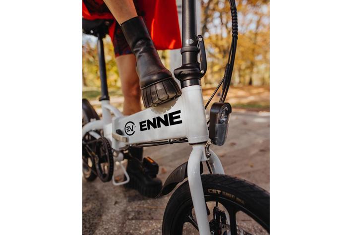 未使用箱入り！　ENNE T250 　ホワイト　10.4Ahモデル ペダル付き特定原付 ENNE T250 保安基準の適合について～6月から先行