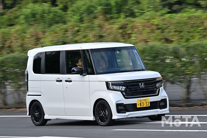 ホンダ 2代目N-BOX カスタム（先代）