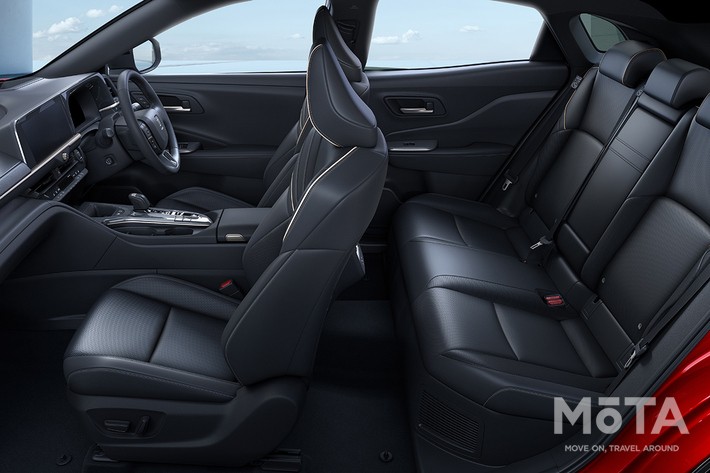 トヨタ 新型クラウンスポーツ