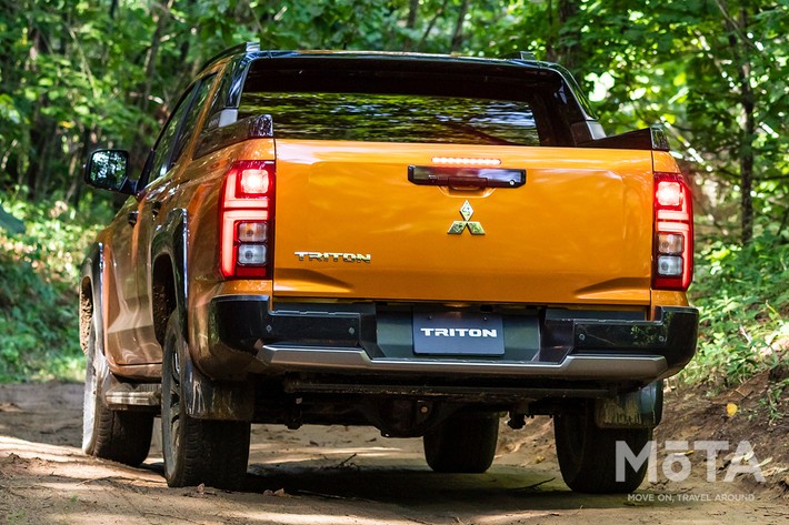 三菱 トライトン