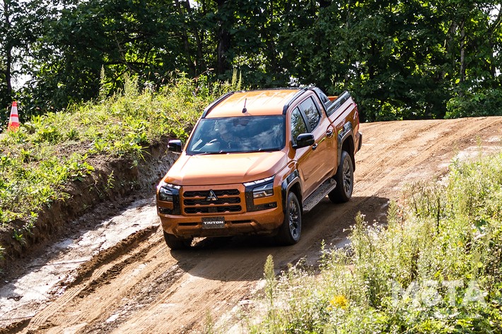 三菱 トライトン