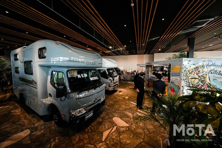 ダイレクトカーズ／ショールームSUZUKA BASE