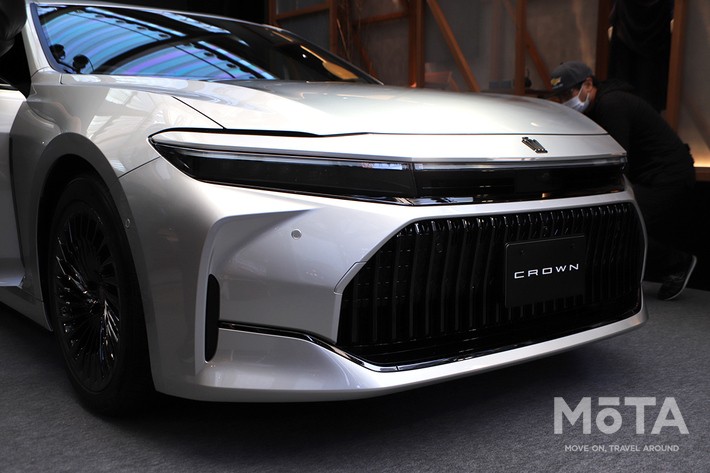 トヨタ 新型クラウンセダンの価格は730万円! 外観や内装 トヨタ 新型クラウンセダンの価格は730万円! 外観や内装