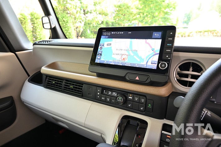 新型N-BOXのナビ周辺