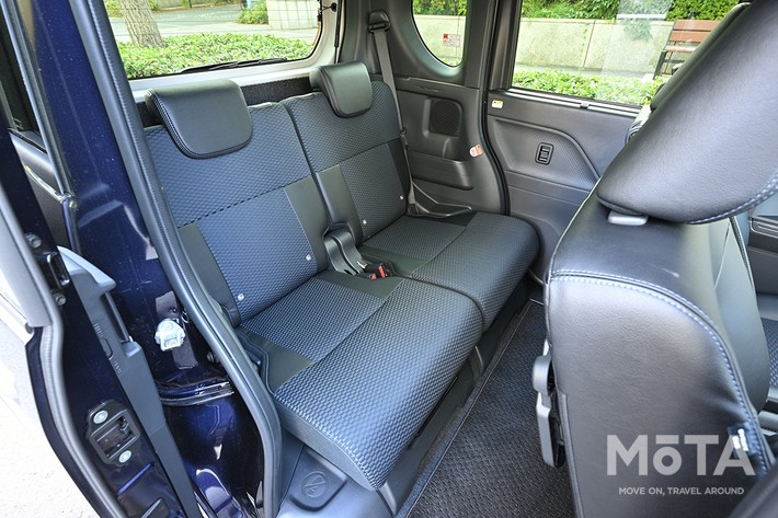 ダイハツ 新型タントカスタム