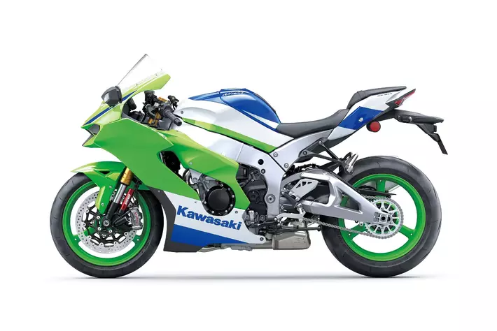 The first 40 years W 新品　カバー付き カワサキから「Ninja 40th Anniversary Editionモデル」を2023年