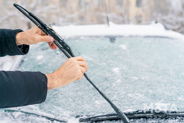 ワイパーの交換作業