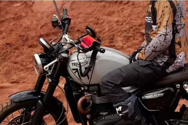 BARBOUR インターナショナル新品バブアーアルファロメオフェラーリ