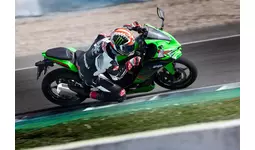 第6回 日本バイクオブザイヤー「Ninja ZX-25R SE」が大賞を受賞|【業界