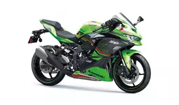 バイク、車など飾ってるの全て❗️ SSに乗るなら今！扱いやすく楽しく走れる ZX-6R 【みんなのバイク