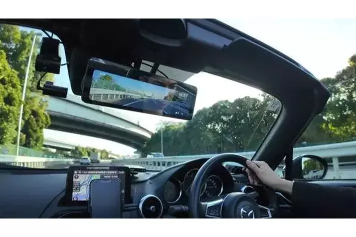 爆光液晶採用「ミラーカム3」デジタルミラー型ドライブレコーダー新