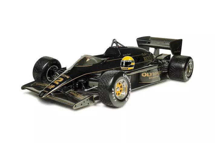 アイルトン・セナをF1初勝利に導いた伝説のマシンを組み立てる