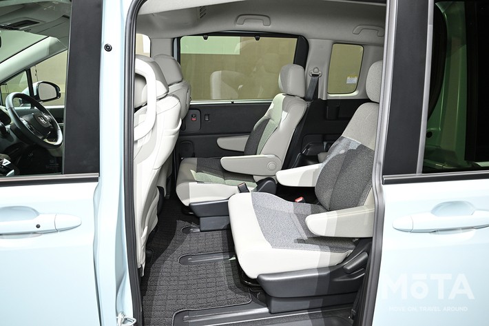 ホンダ 新型フリード(e:HEV AIR EX)