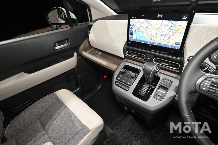 ホンダ 新型フリード(e:HEV AIR EX)