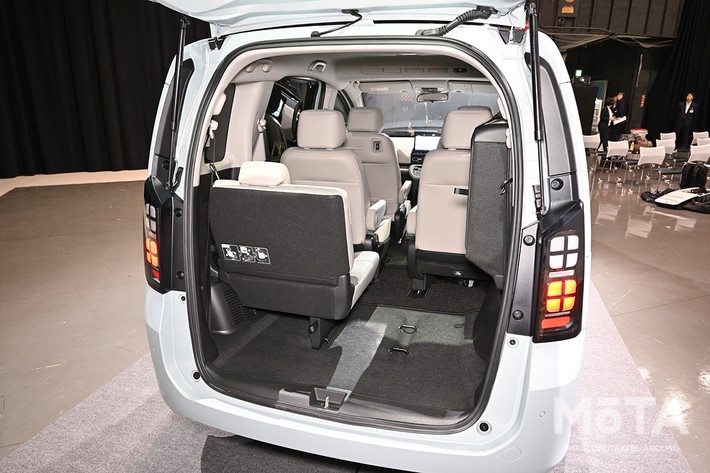 ホンダ 新型フリード(e:HEV AIR EX)