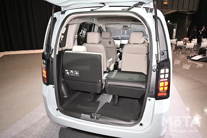 ホンダ 新型フリード(e:HEV AIR EX)