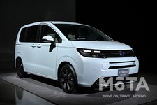 ホンダ 新型フリード(e:HEV AIR EX)