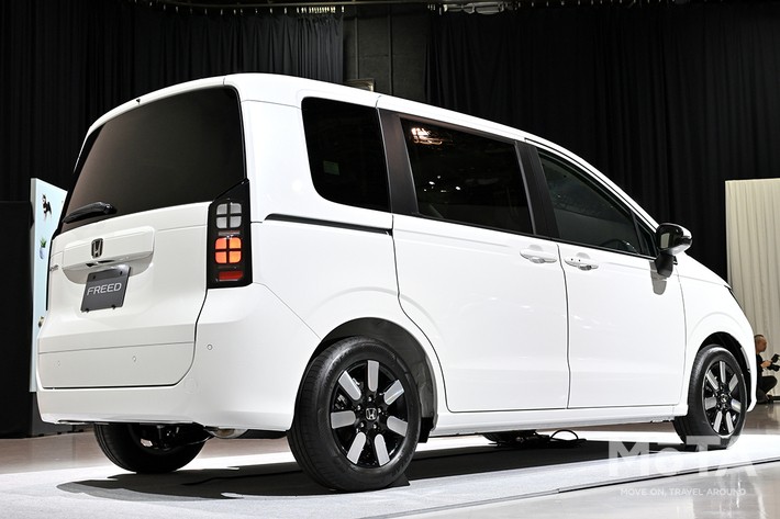 新型フリード AIR（EX ガソリン）