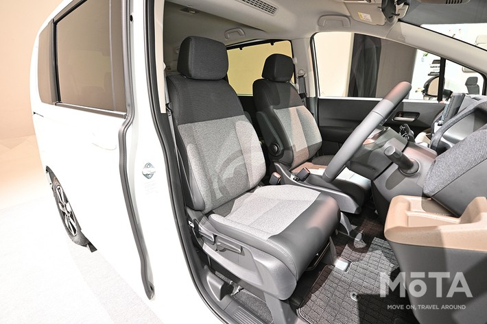 ホンダ 新型フリード(ガソリン AIR EX)