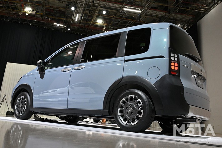 ホンダ 新型フリード(ガソリン クロスター)