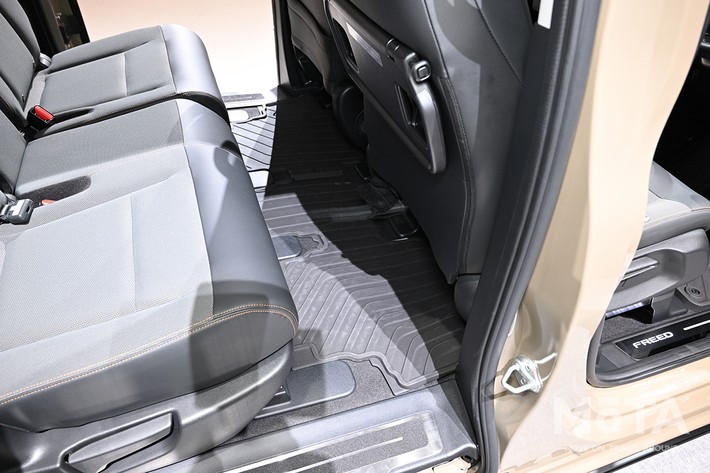 ホンダ 新型フリード(ガソリン クロスター 用品装着車)