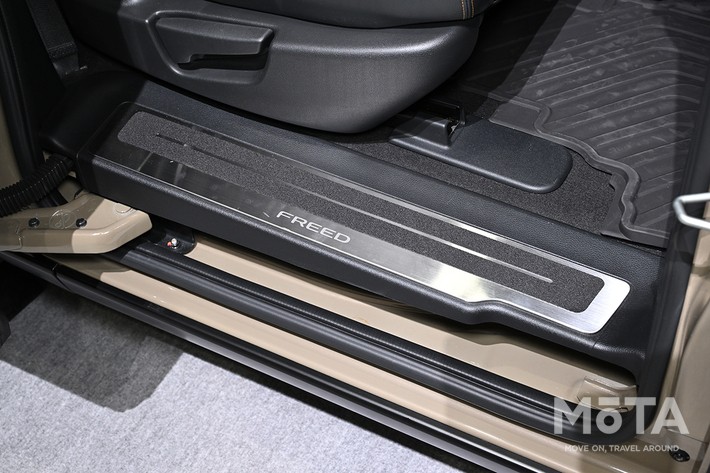 ホンダ 新型フリード(ガソリン クロスター 用品装着車)