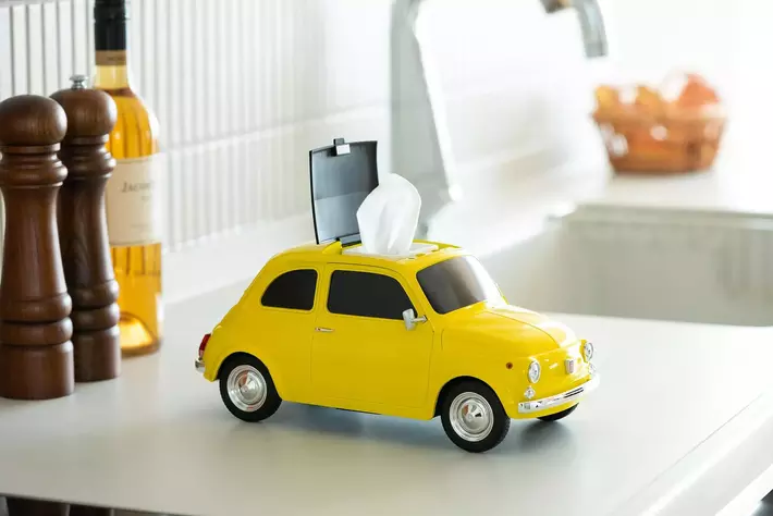 まるでミニカー！『FIAT 型 ティッシュケース』が成田空港に新登場。