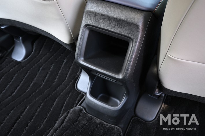 ホンダ ヴェゼル（e:HEV X  HuNTパッケージ 4WD）