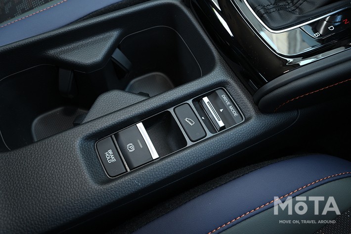 ホンダ ヴェゼル（e:HEV X  HuNTパッケージ 4WD）