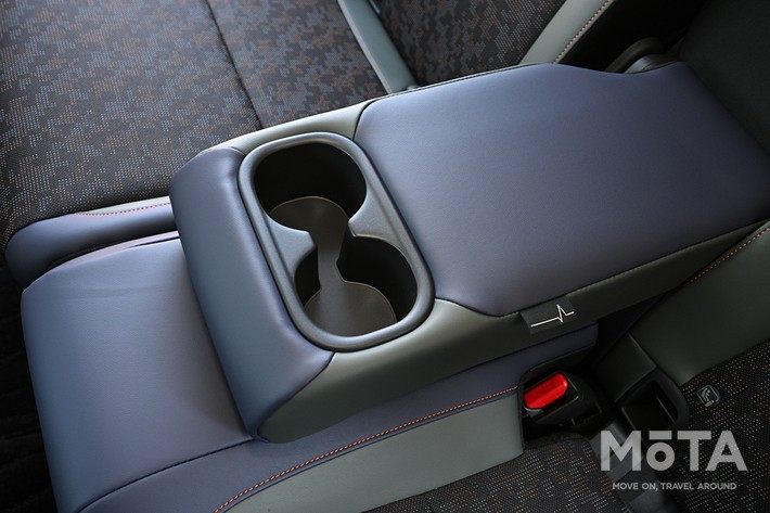 ホンダ ヴェゼル（e:HEV X  HuNTパッケージ 4WD）