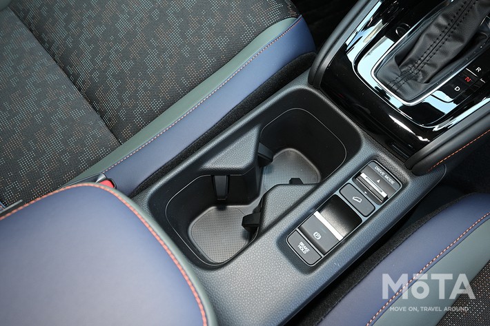 ホンダ ヴェゼル（e:HEV X  HuNTパッケージ 4WD）