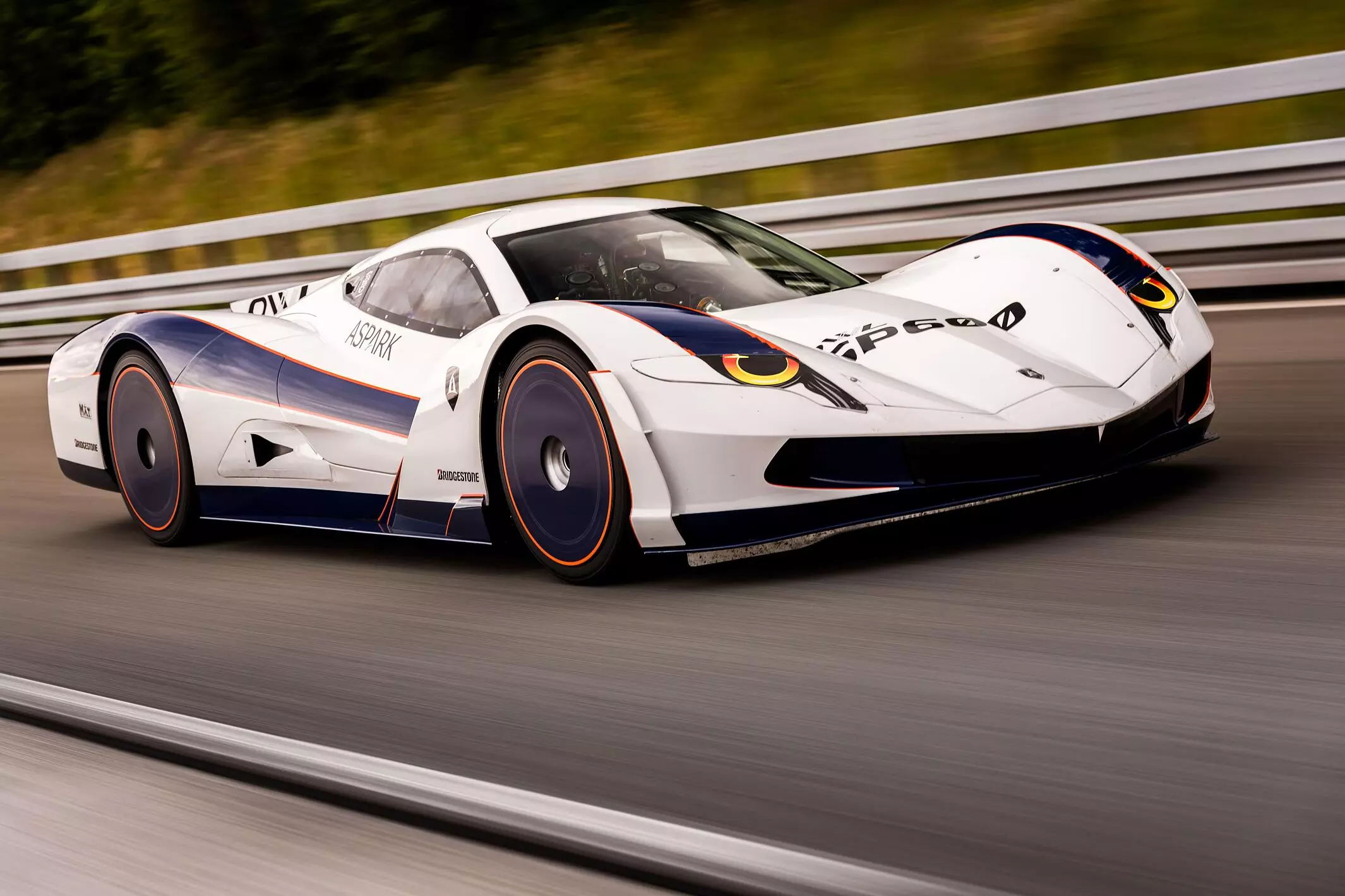 ホワイト シルバーカー 最高速度6 km/h ホワイト シルバーカー 最高速度6 km/h ホワイト シルバーカー 最高