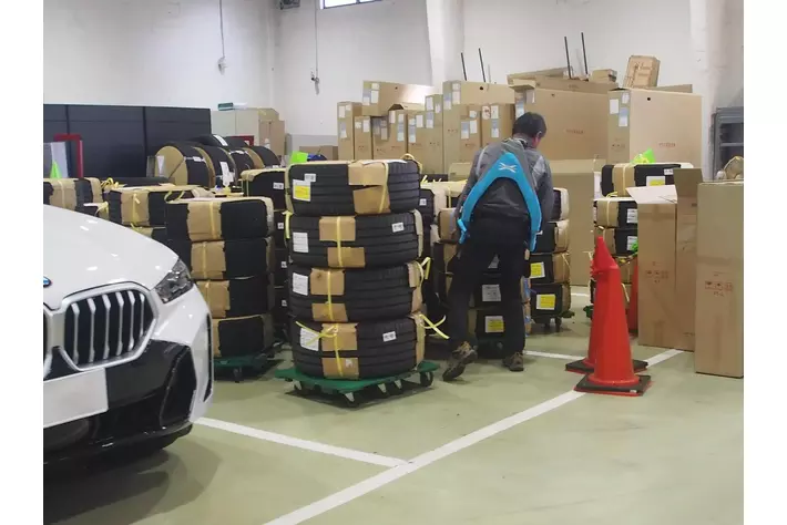 SUV比率増！車両大型化で、腰負担も悪化！BMW Tokyoアシストスーツ6台導入