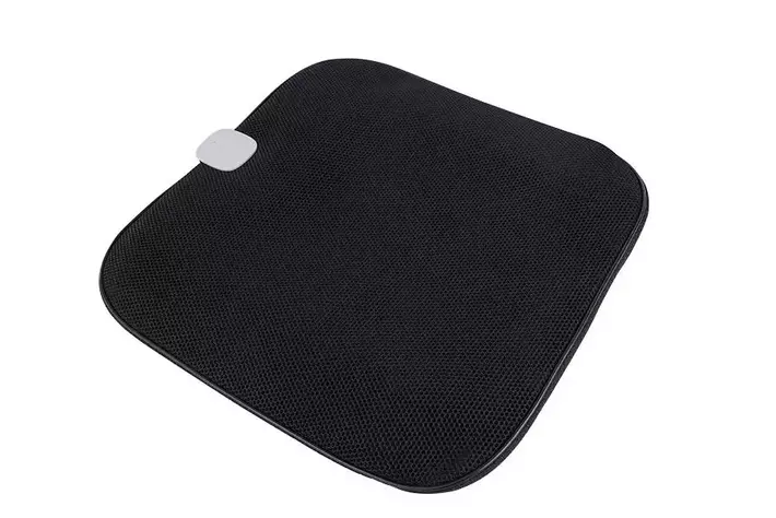 『ケーブル不要「4連ファン爽快クッション」』を発売