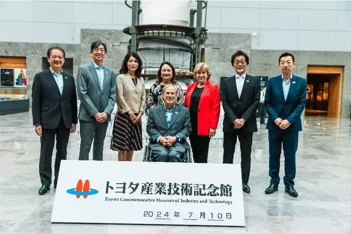 テキサス州アボット知事、名古屋でトヨタ自動車の幹部と会談。名古屋のトヨタ産業技術記念館も見学