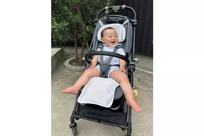 【からだサラサラ！ぐずりバイバイ！COOL BABY！】赤ちゃんの暑さ対策に、ベビーカー/チャイルドシート用の冷感素材の送風クールシートが登場！！！