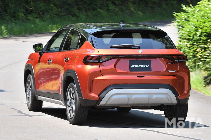 スズキ 新型フロンクス（プロトタイプ）の走行シーン