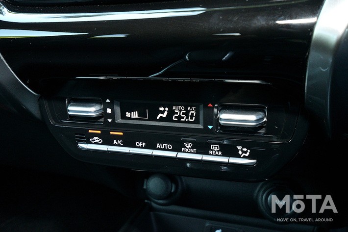 新型フロンクス（プロトタイプ）のエアコンのスイッチ