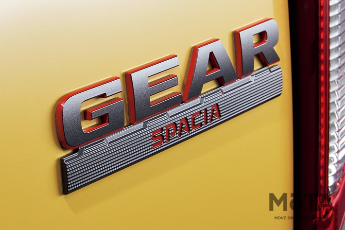 新型スペーシアギアのエンブレム