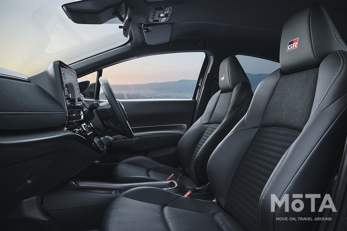 トヨタ アクア GR SPORT