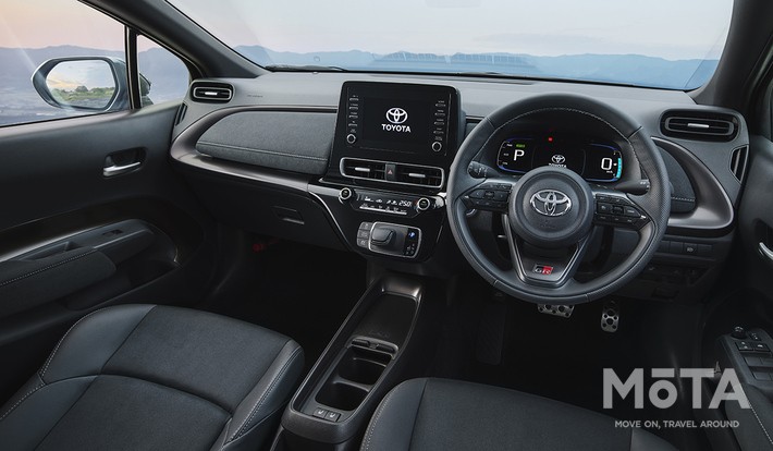 トヨタ アクア GR SPORT